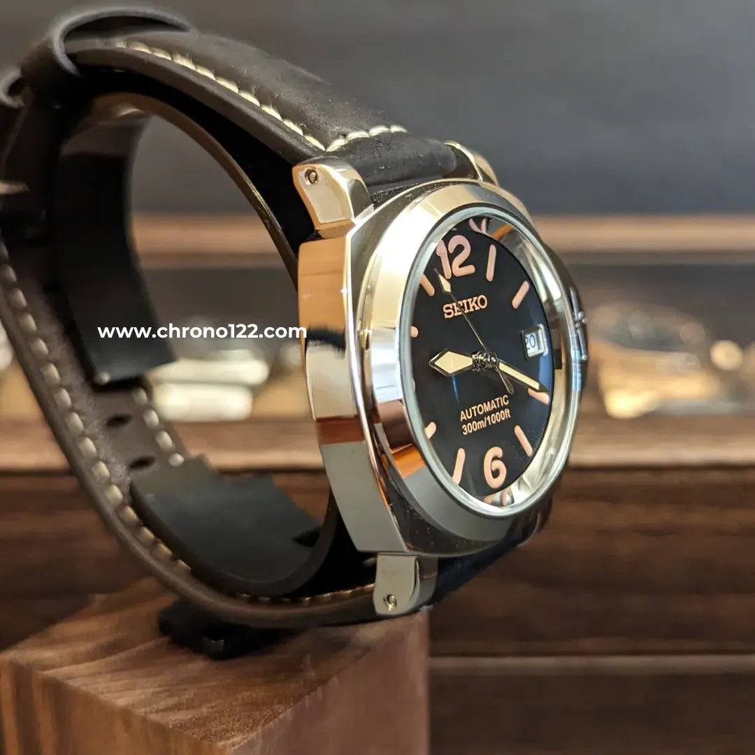 Seiko Panerai classic luminor, mouvement automatique Chrono122